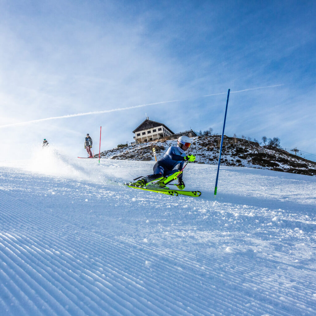 immagine slalom sciatore nazionale